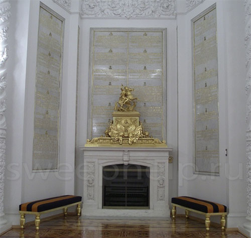 Камин в Георгиевском зале Кремля